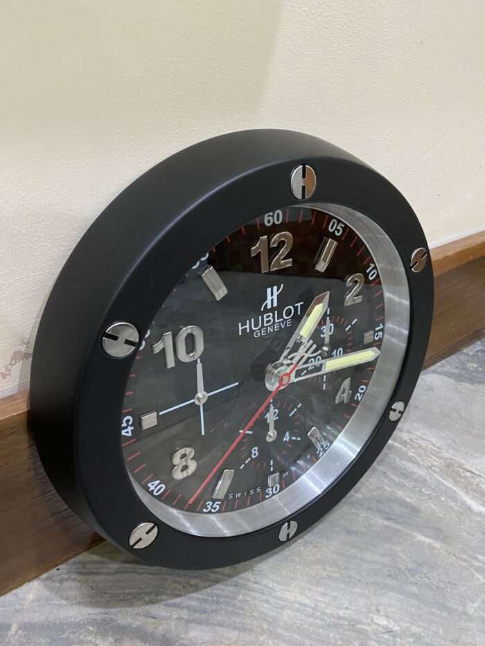 https://luxuriouswallclock.com/product/hoblot-wall-clock/