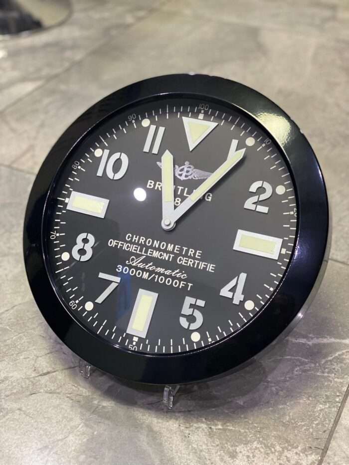 Luxurious wall clock | SUBMARNER in green bezel (star buck) with black face