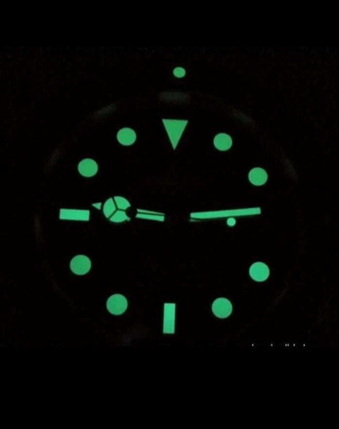 Luxurious submarine wall clock (star Buck) in green bezel and green face