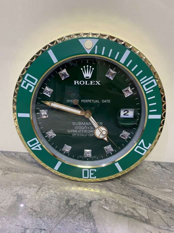 Luxurious submarine wall clock (star Buck) in green bezel and green face