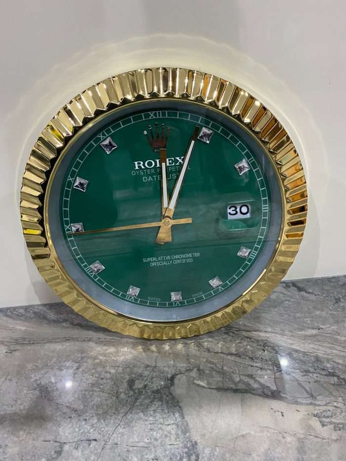 Luxurious stainless steel with yellow gold bezel – Green face with diamonds studs dial