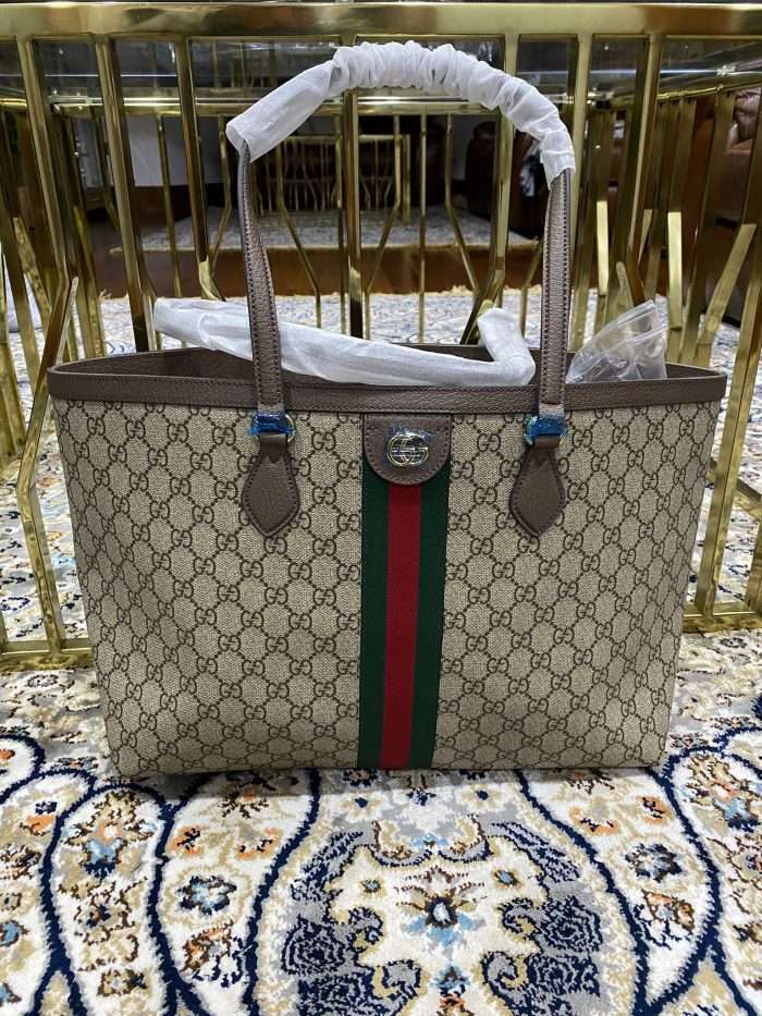 LUXURIOUS LADYS GUCCI SHOULDER BAG