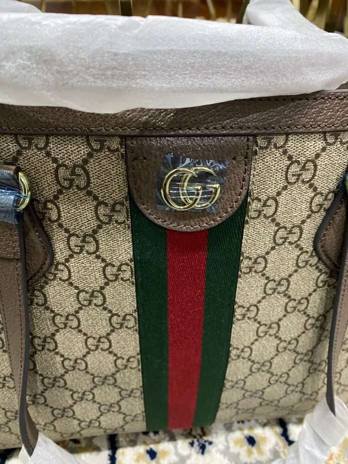 LUXURIOUS LADYS GUCCI SHOULDER BAG