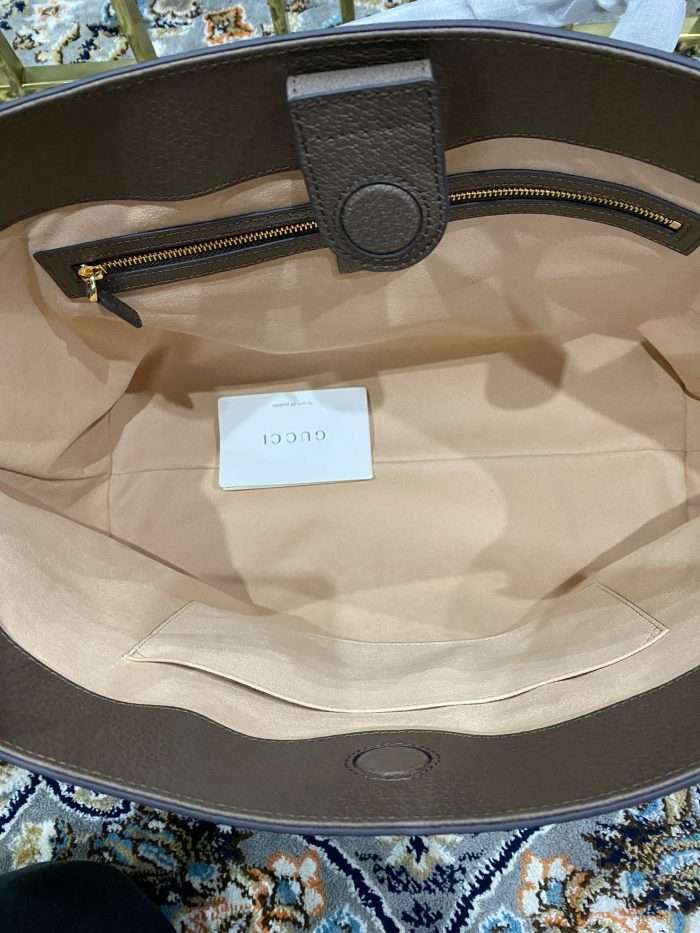 LUXURIOUS LADYS GUCCI SHOULDER BAG