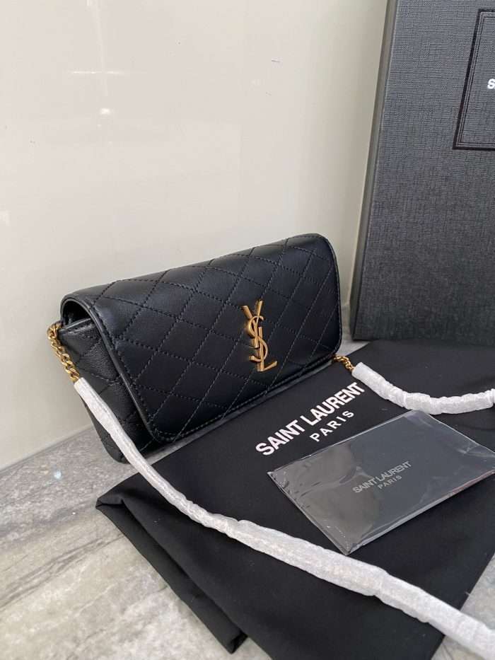 LUXURIOUS LADYS BAG IN YSL